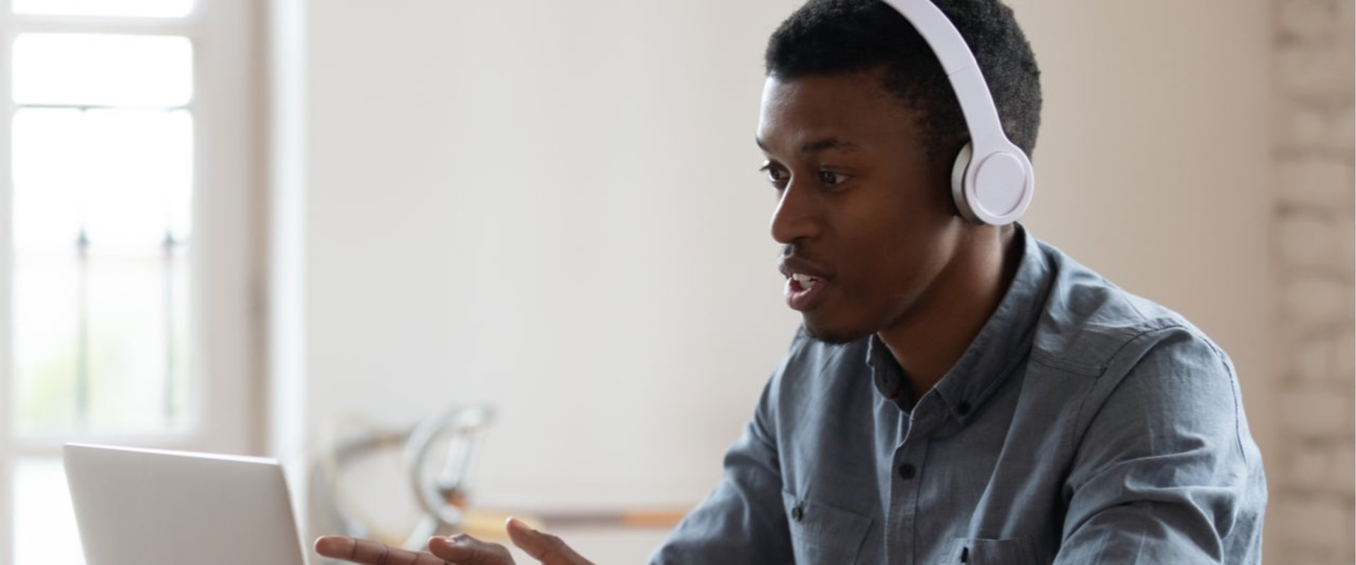 How do online tutors work?