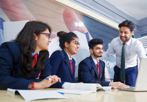 How To Get A Managerial Role As A Graduate – University Tutors