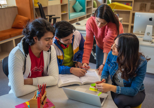 Decoding British Humour: A Guide For Chinese Students In The UK– University Tutors